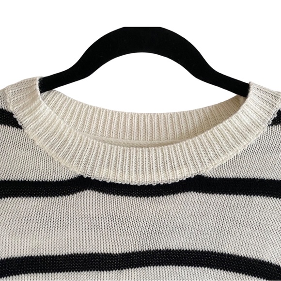 Black and white striped slouchy sweater size large - Picture 3 of 7